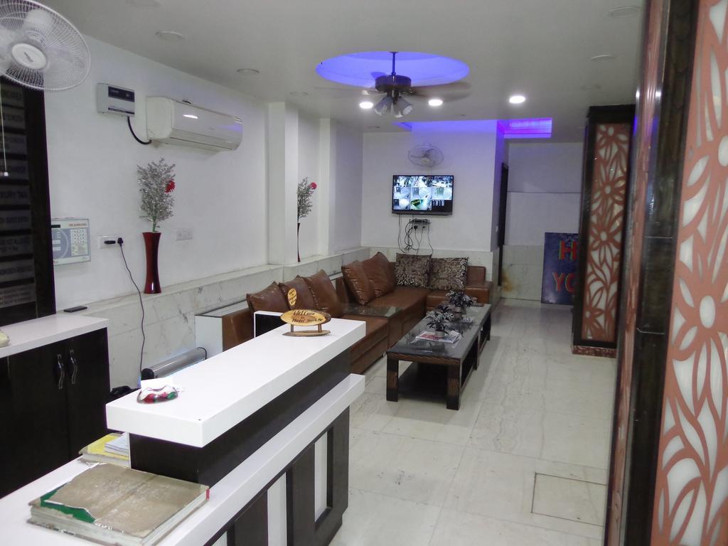 Hotel You And Me New Delhi Exterior photo